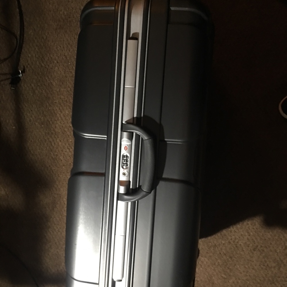 Samsonite luggage - Picture 3 of 6